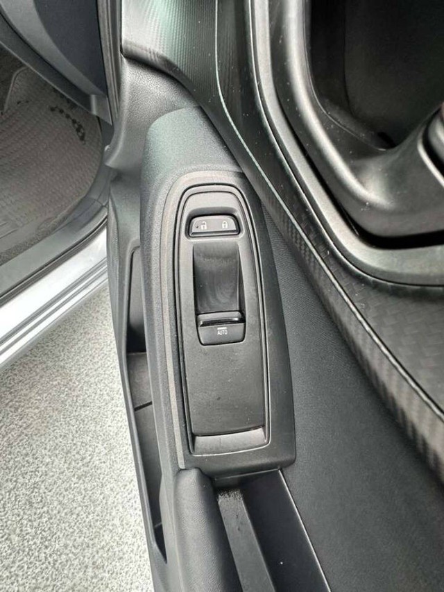 Subaru Impreza Vehicle Full-screen Gallery Image 17