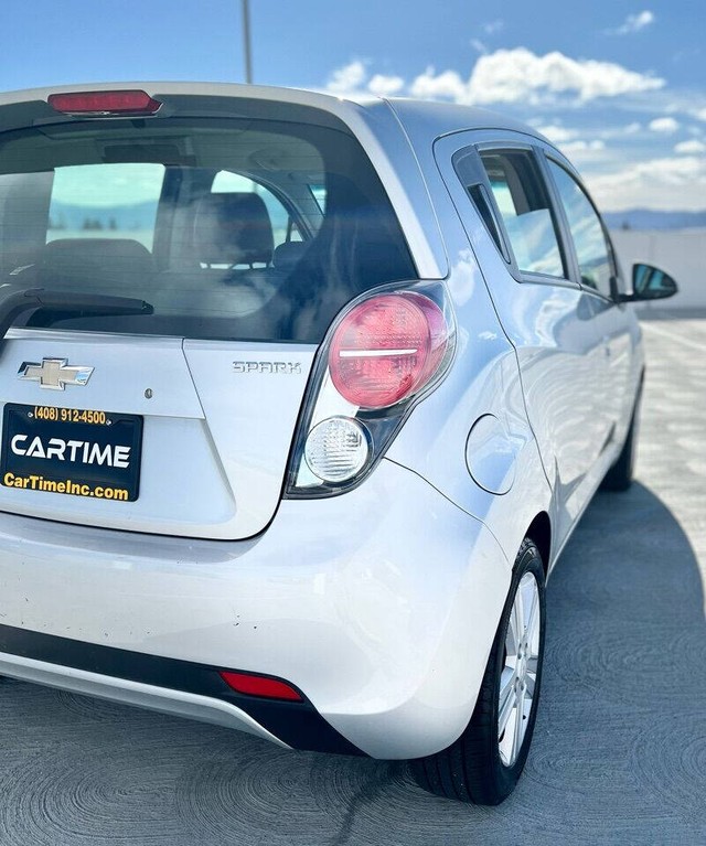 Chevrolet Spark Vehicle Full-screen Gallery Image 09