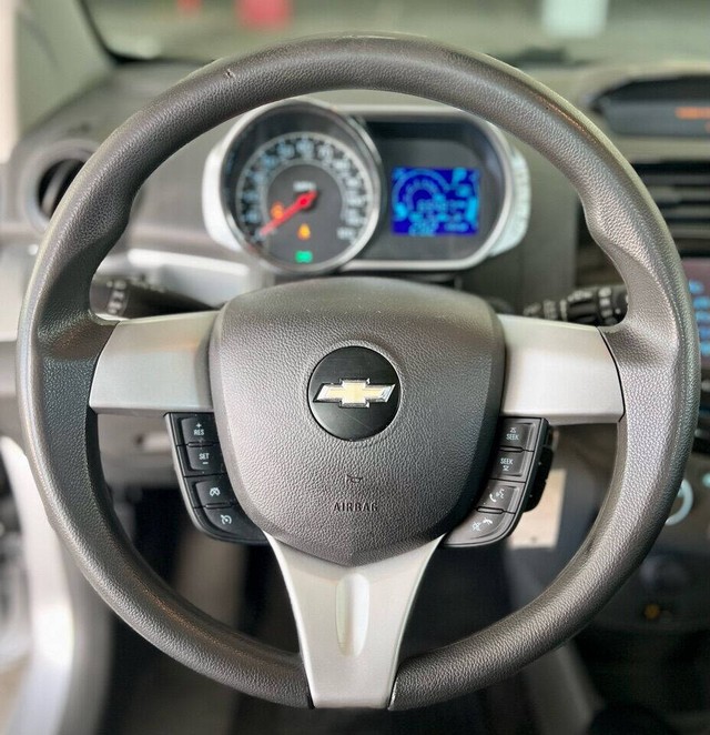 Chevrolet Spark Vehicle Full-screen Gallery Image 13