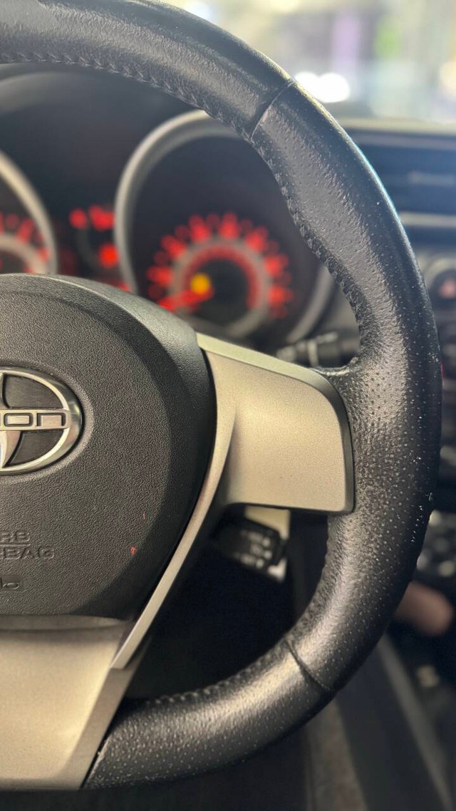 Scion tC Vehicle Full-screen Gallery Image 12