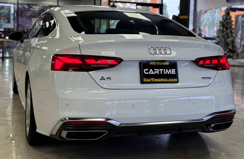 Audi A5 Sportback Vehicle Full-screen Gallery Image 05