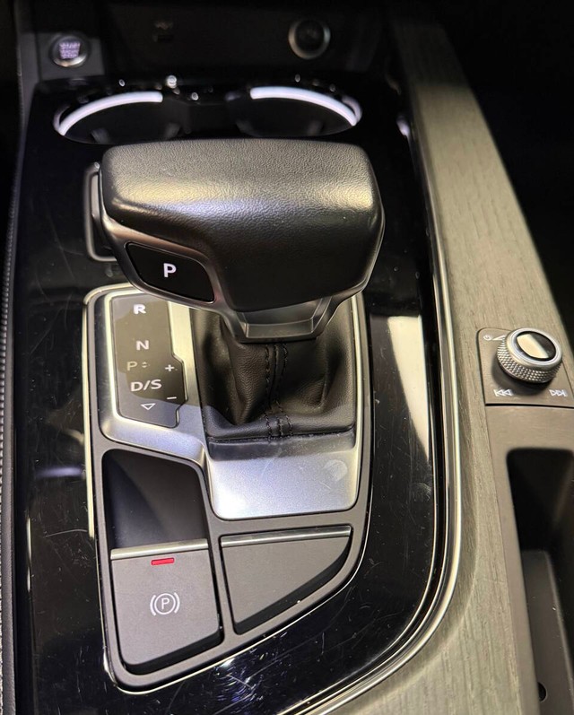 Audi A5 Sportback Vehicle Full-screen Gallery Image 11