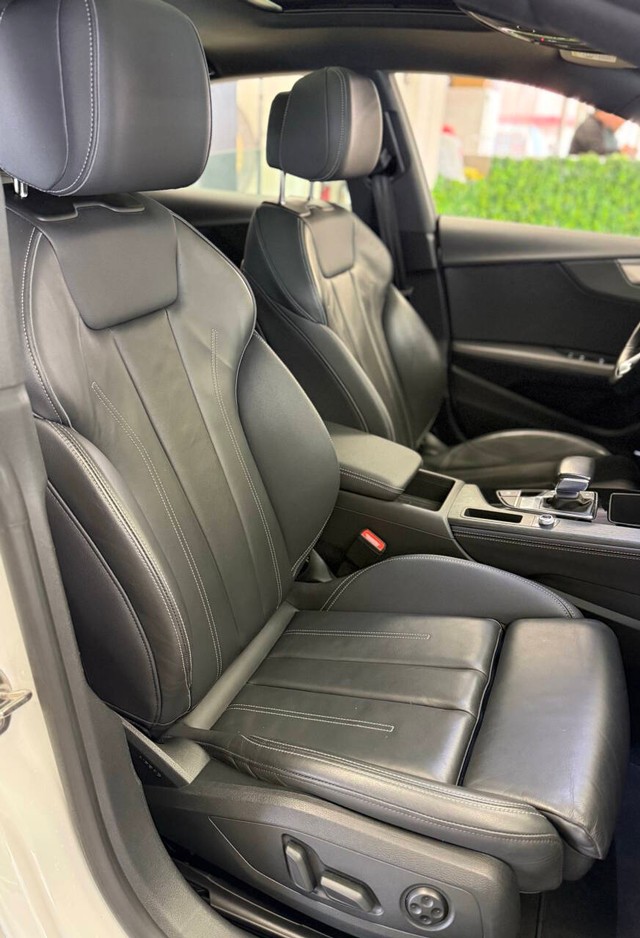 Audi A5 Sportback Vehicle Full-screen Gallery Image 12