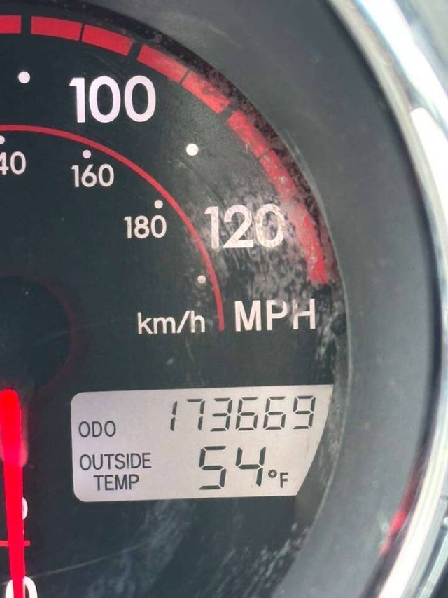 Toyota Matrix Vehicle Full-screen Gallery Image 10