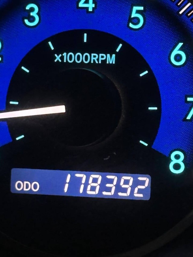 Toyota Sienna Vehicle Full-screen Gallery Image 11