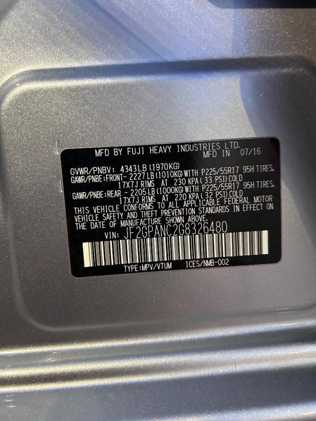 Subaru Crosstrek Vehicle Full-screen Gallery Image 07