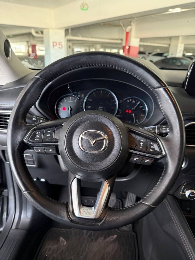 Mazda CX-5 Vehicle Full-screen Gallery Image 08