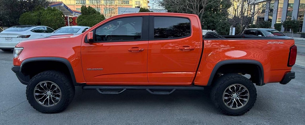 Chevrolet Colorado Vehicle Full-screen Gallery Image 02