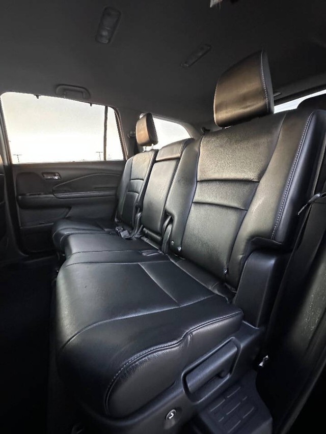 Honda Pilot Vehicle Full-screen Gallery Image 12