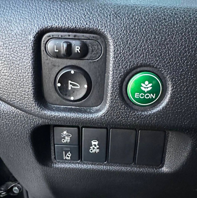 Honda Pilot Vehicle Full-screen Gallery Image 16