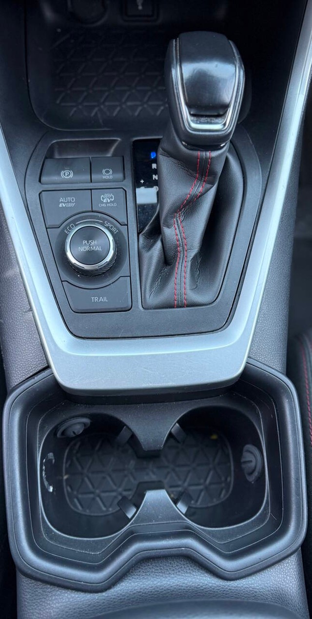 Toyota RAV4 Prime Vehicle Full-screen Gallery Image 10