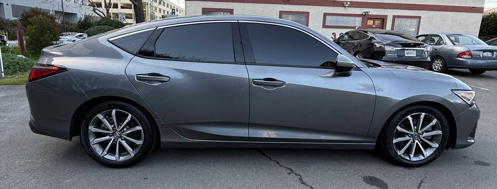 Acura Integra Vehicle Full-screen Gallery Image 03