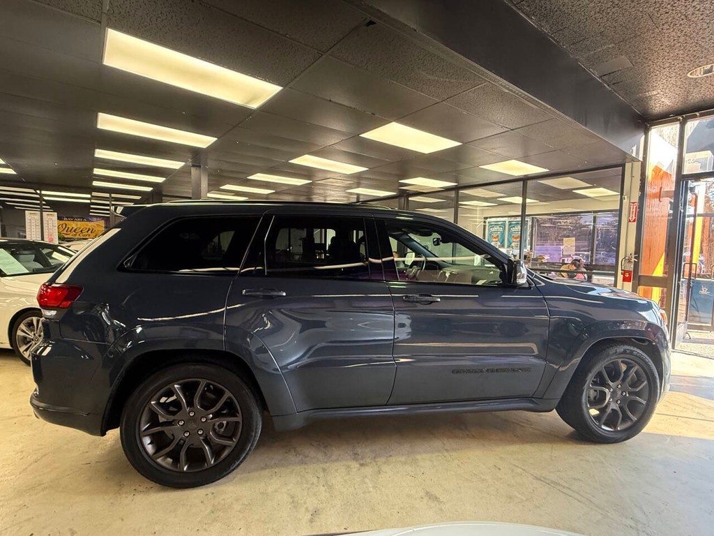 Jeep Grand Cherokee Vehicle Full-screen Gallery Image 04