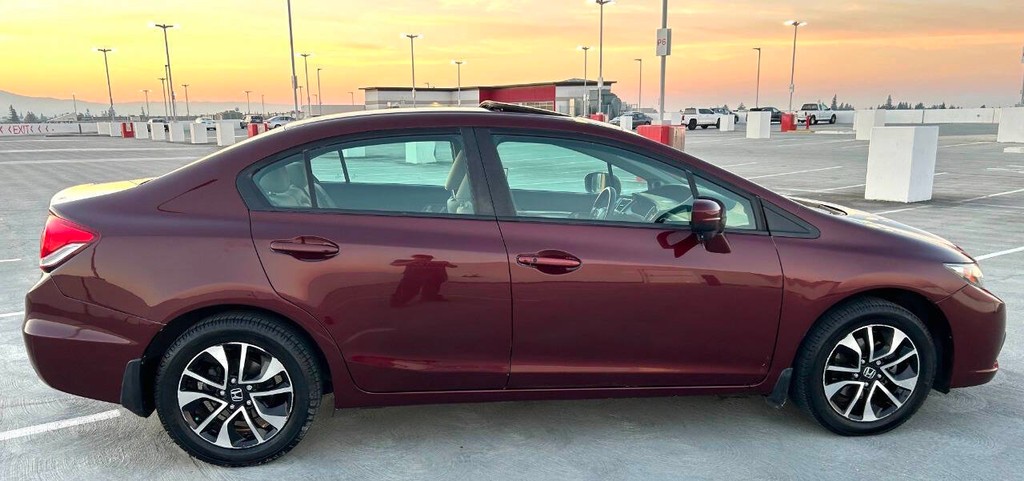 Honda Civic Sedan Vehicle Full-screen Gallery Image 02