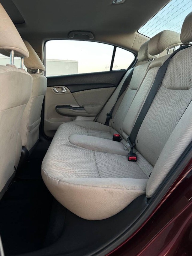 Honda Civic Sedan Vehicle Full-screen Gallery Image 12