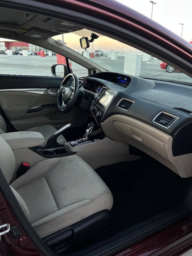 Honda Civic Sedan Vehicle Full-screen Gallery Image 13