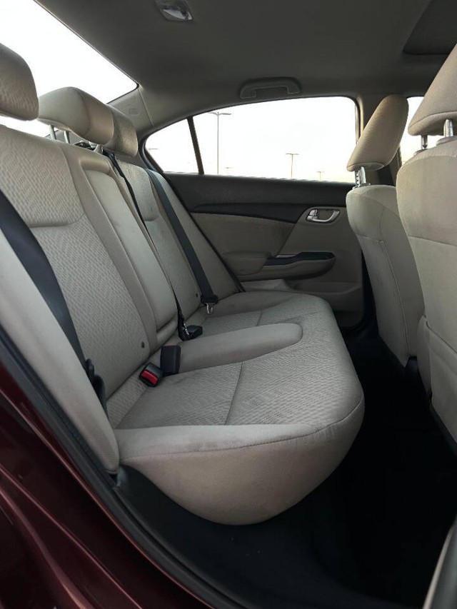 Honda Civic Sedan Vehicle Full-screen Gallery Image 14