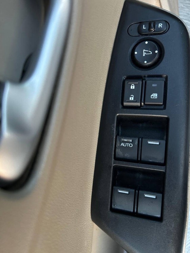 Honda Civic Sedan Vehicle Full-screen Gallery Image 16