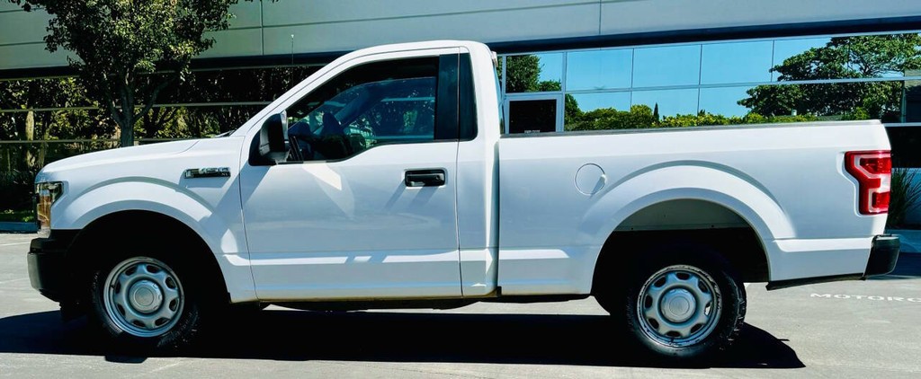 Ford F-150 Vehicle Full-screen Gallery Image 07