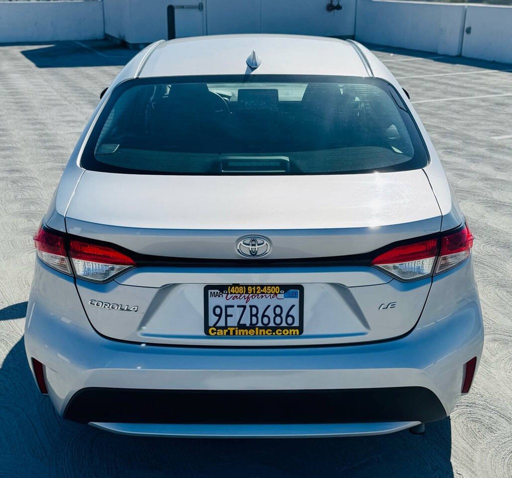 Toyota Corolla Vehicle Full-screen Gallery Image 07