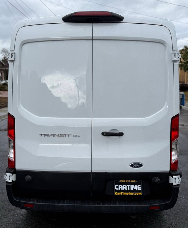 Ford Transit Van Vehicle Full-screen Gallery Image 05