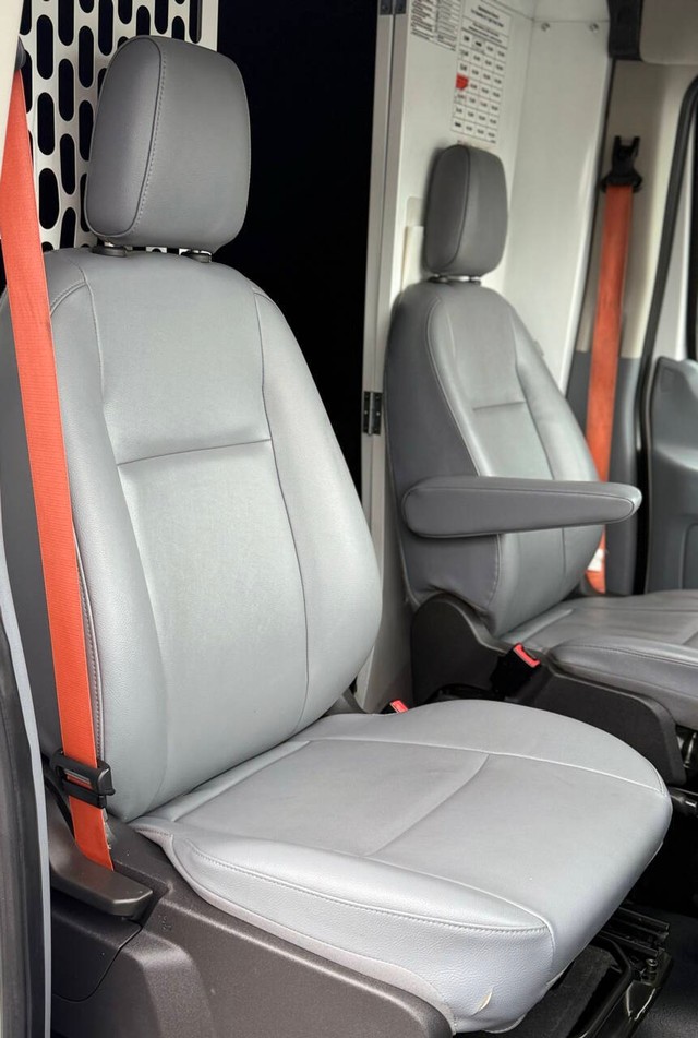 Ford Transit Van Vehicle Full-screen Gallery Image 13