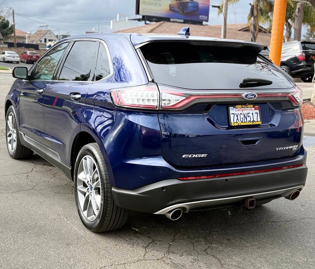 Ford Edge Vehicle Full-screen Gallery Image 06