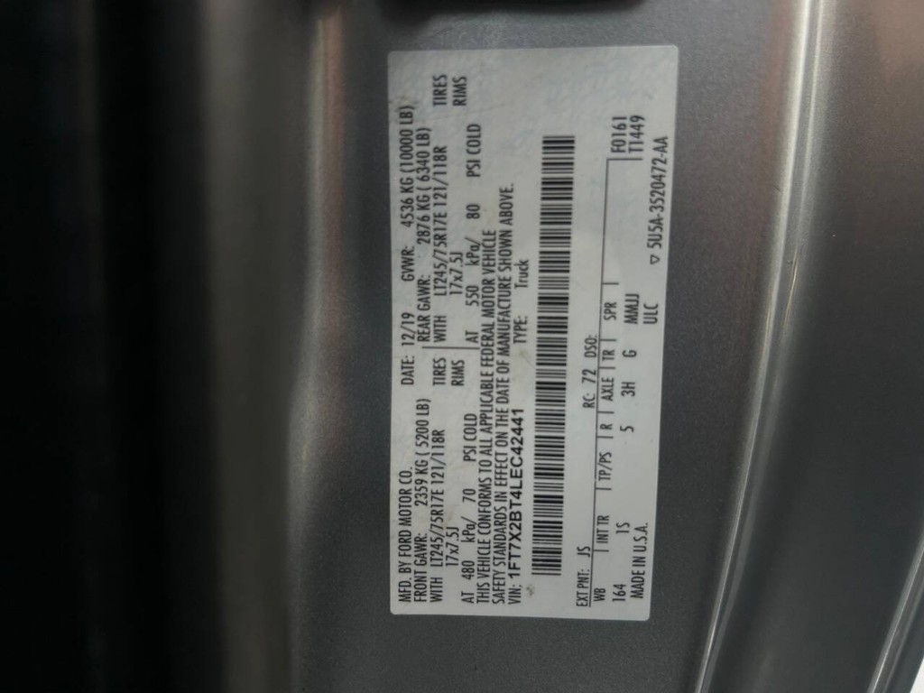 Ford Super Duty F-250 SRW Vehicle Full-screen Gallery Image 15