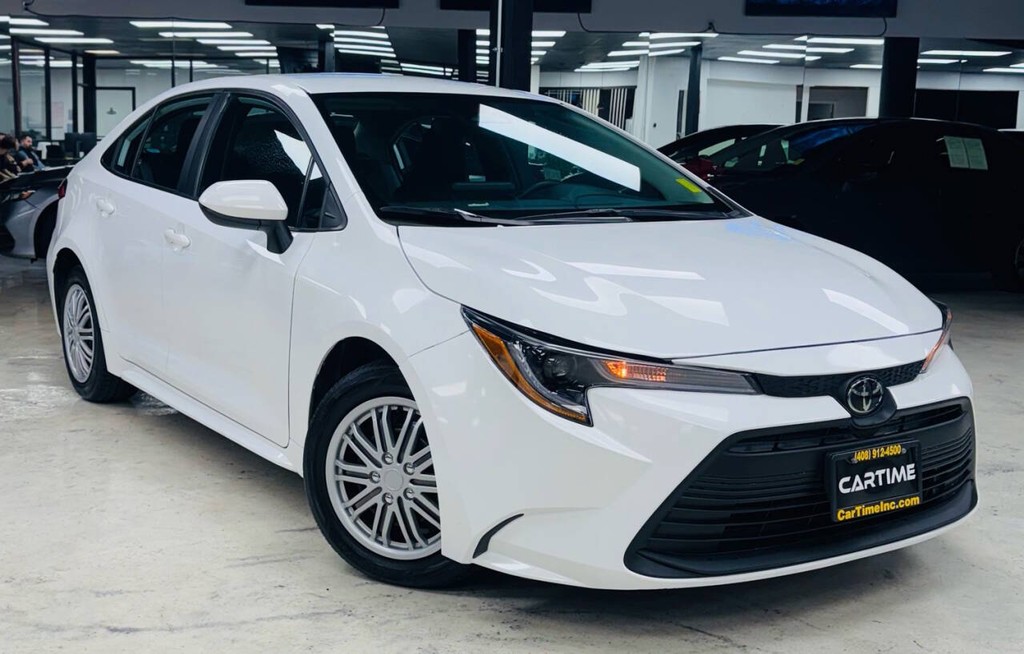 Toyota Corolla Vehicle Full-screen Gallery Image 02