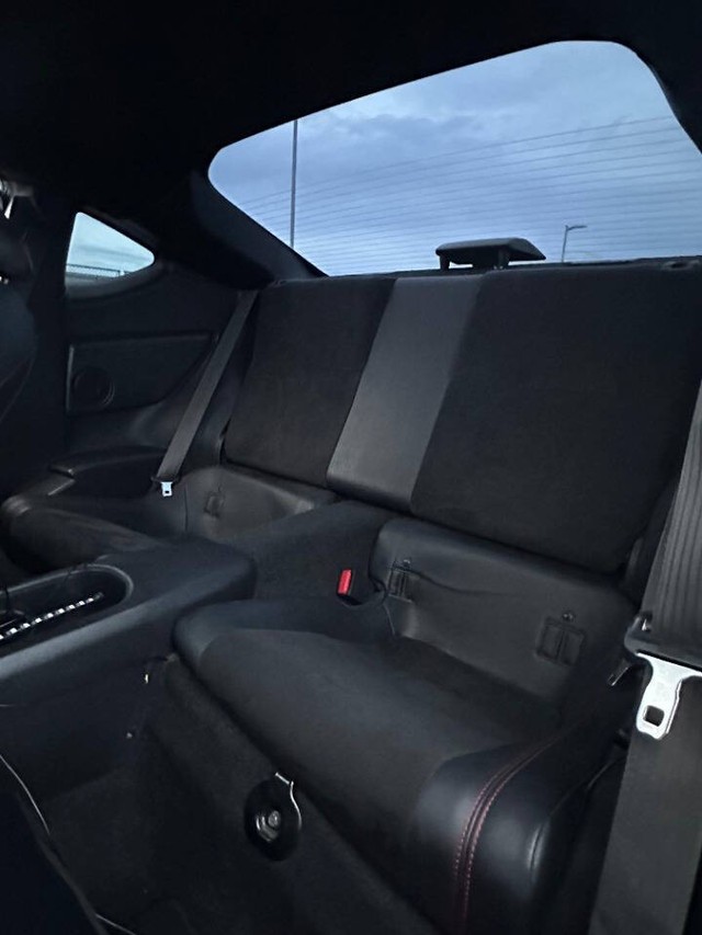 Subaru BRZ Vehicle Full-screen Gallery Image 13