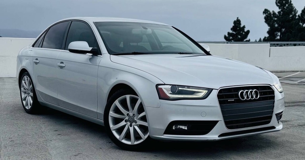 Audi A4 Vehicle Full-screen Gallery Image 02