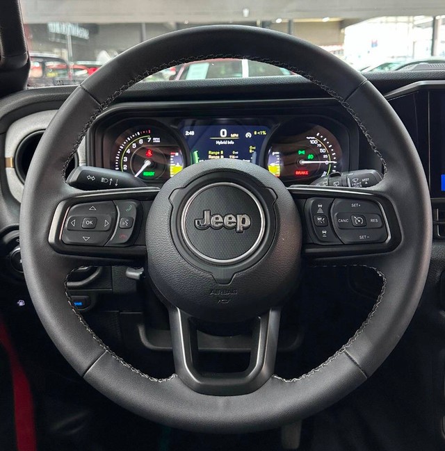 Jeep Wrangler 4xe Vehicle Full-screen Gallery Image 08