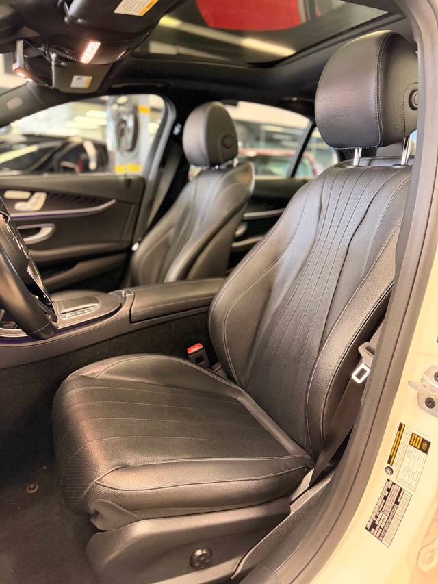 Mercedes-Benz E-Class Vehicle Full-screen Gallery Image 08