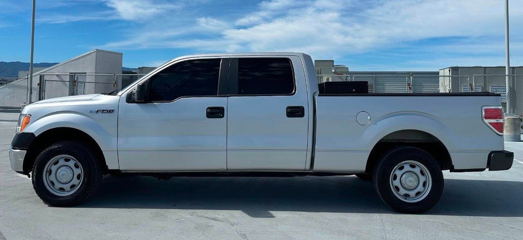 Ford F-150 Vehicle Full-screen Gallery Image 03