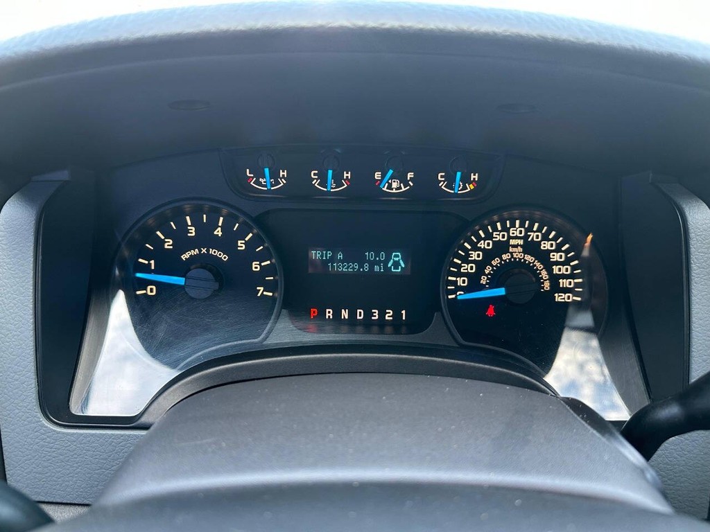 Ford F-150 Vehicle Full-screen Gallery Image 09