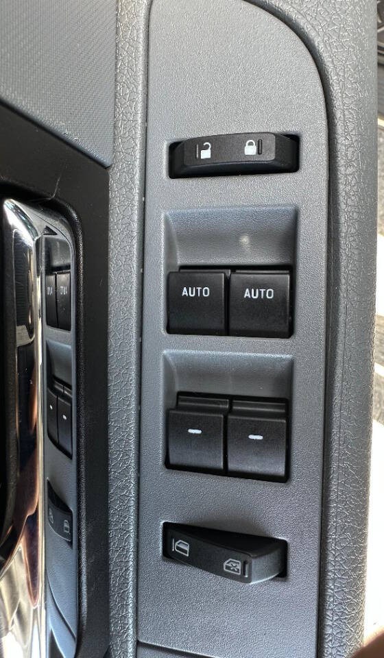 Ford F-150 Vehicle Full-screen Gallery Image 13