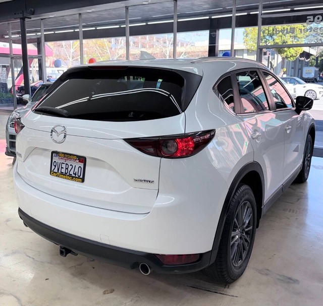 Mazda CX-5 Vehicle Full-screen Gallery Image 04