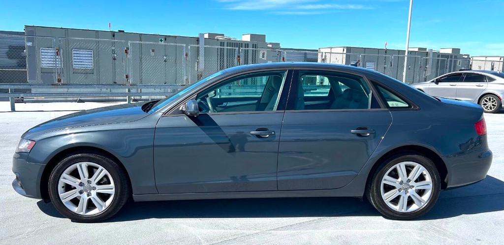 Audi A4 Vehicle Full-screen Gallery Image 03