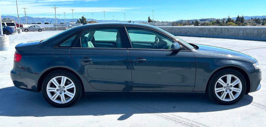 Audi A4 Vehicle Full-screen Gallery Image 07