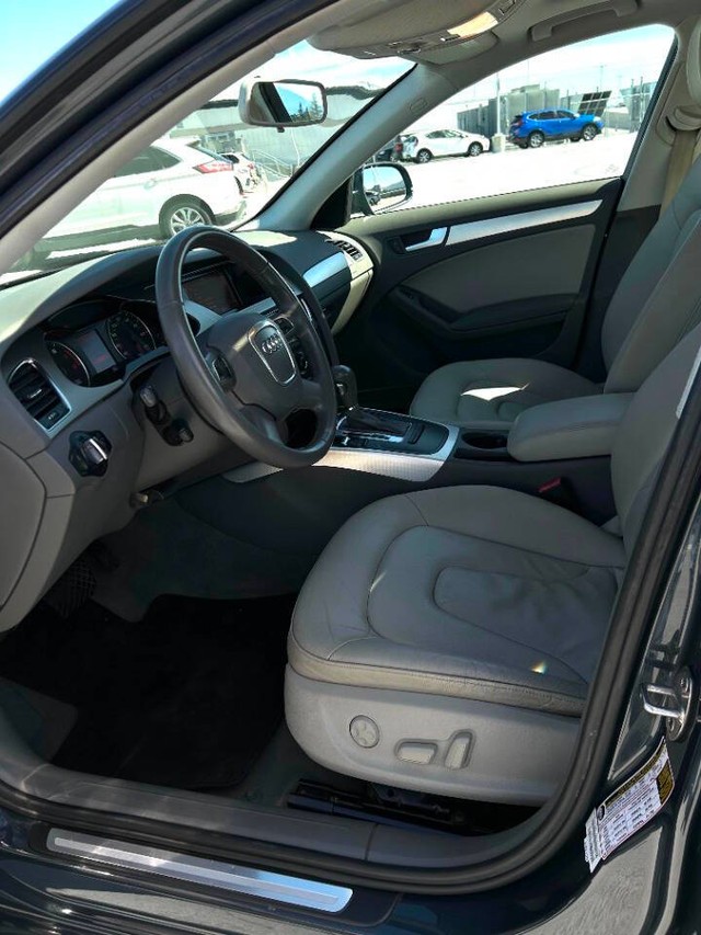 Audi A4 Vehicle Full-screen Gallery Image 11