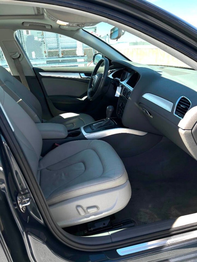 Audi A4 Vehicle Full-screen Gallery Image 14