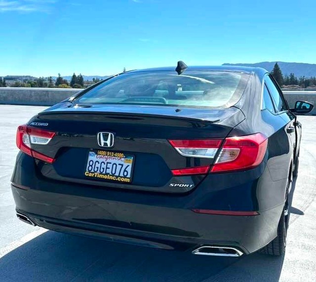 Honda Accord Sedan Vehicle Full-screen Gallery Image 05