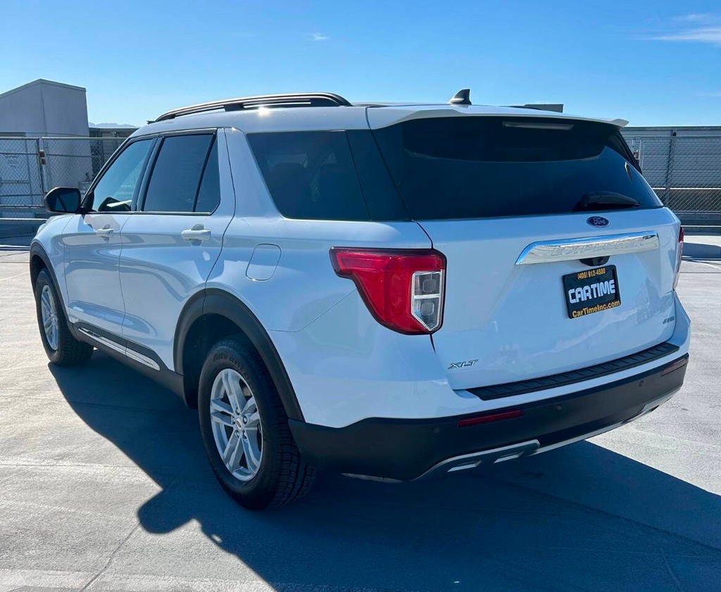 Ford Explorer Vehicle Full-screen Gallery Image 03