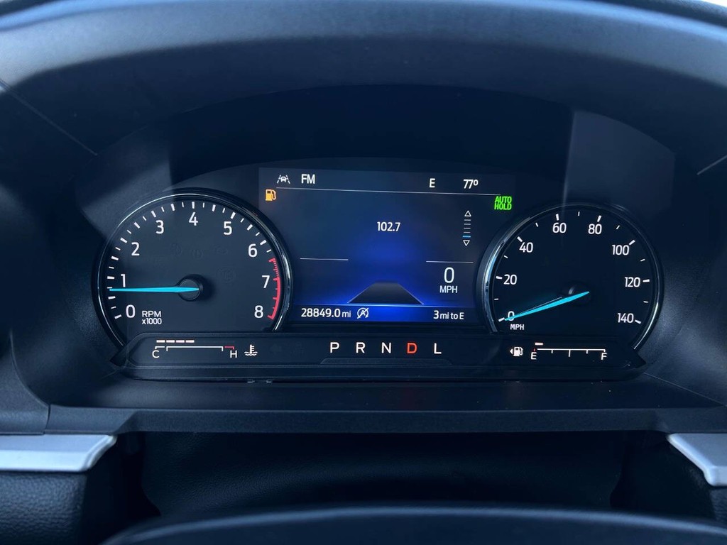 Ford Explorer Vehicle Full-screen Gallery Image 09