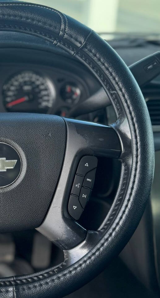 Chevrolet Avalanche Vehicle Full-screen Gallery Image 13