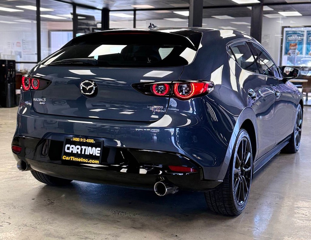 Mazda Mazda3 Hatchback Vehicle Full-screen Gallery Image 04