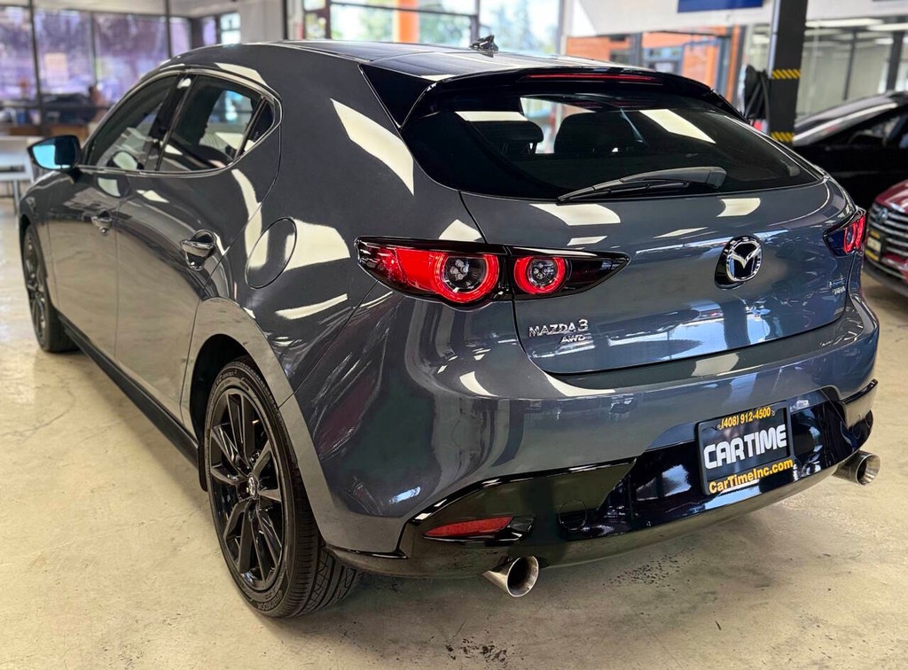 Mazda Mazda3 Hatchback Vehicle Full-screen Gallery Image 06