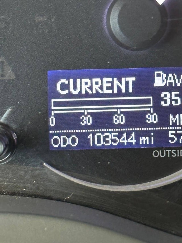 Lexus CT 200h Vehicle Full-screen Gallery Image 11