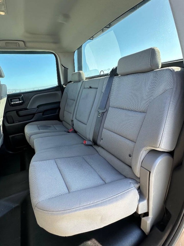 Chevrolet Silverado 1500 Vehicle Full-screen Gallery Image 13