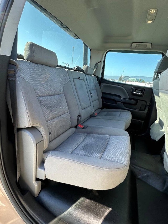 Chevrolet Silverado 1500 Vehicle Full-screen Gallery Image 15